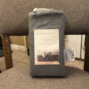 Casaluna linen blend bed skirt queen new